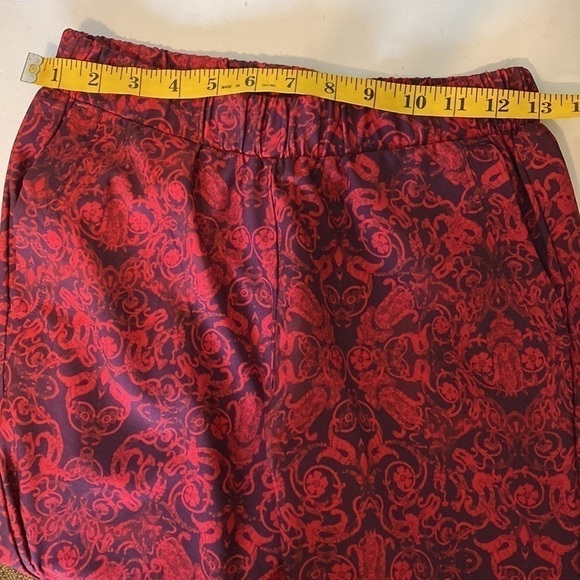 Disney Alice Through The Looking Glass By G | Womens Red Pants | Size 4 - Picture 7 of 9